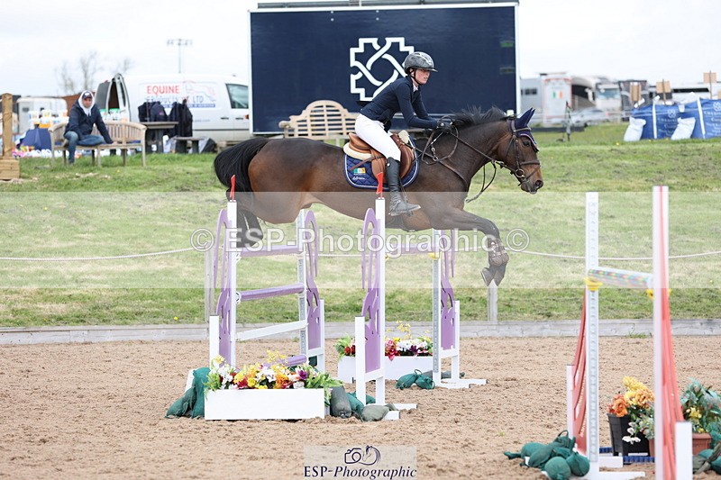 240419A-124250-07394 - Cls 6, 2 Star Medium Tour 1.35m