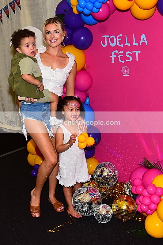 CON-505 - Joey and Ella