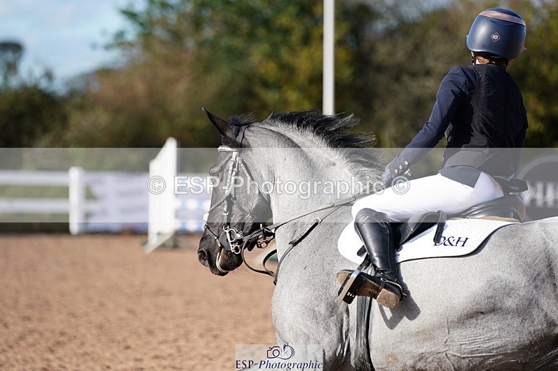 241027A-123924-02719 - SUN Cls 7 Pony Foxhunter and 1.10m Open