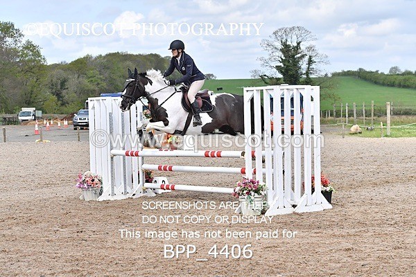 BPP_4406 - SUN CLASS 21 0.95m Amateur Championship Qualifier