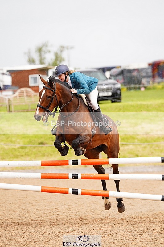 240526A-120148-07922 - Cls 26 Chard Equ 1.05m and 1.10m Grand Prix