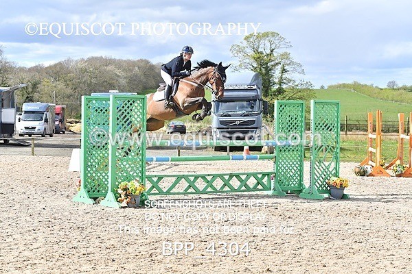 BPP_4304 - CLASS 8 FRI Senior Foxhunter/ 1.20m Open