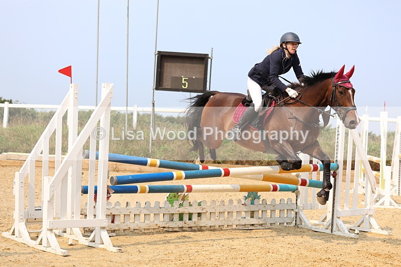 3E7A1402 - Class 4: Senior British Novice/90cm open