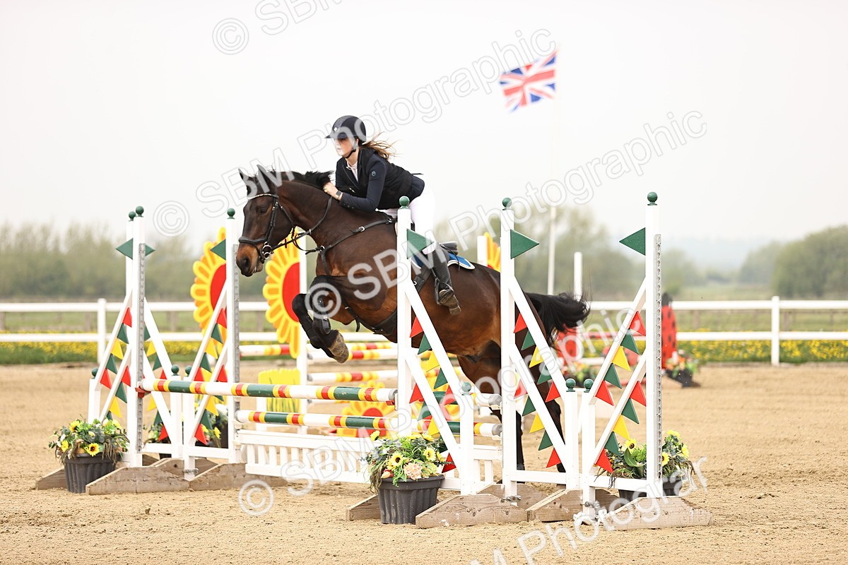  - Class 15 - Senior British novice - 90cm