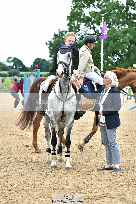 230723A-101049-10780 - Cls 4, 2 Star Small 1.30m