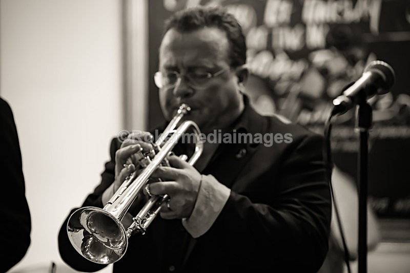  - TOM & SIMON GARDNER PLAY BROTHERS CANDOLI