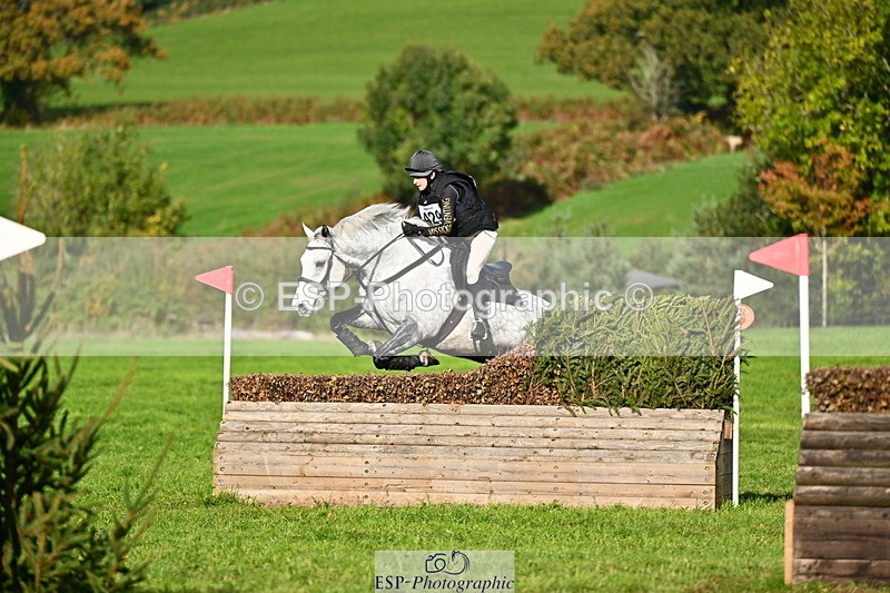 251025A-124141-19204 - F-429-Sarah.Clisby