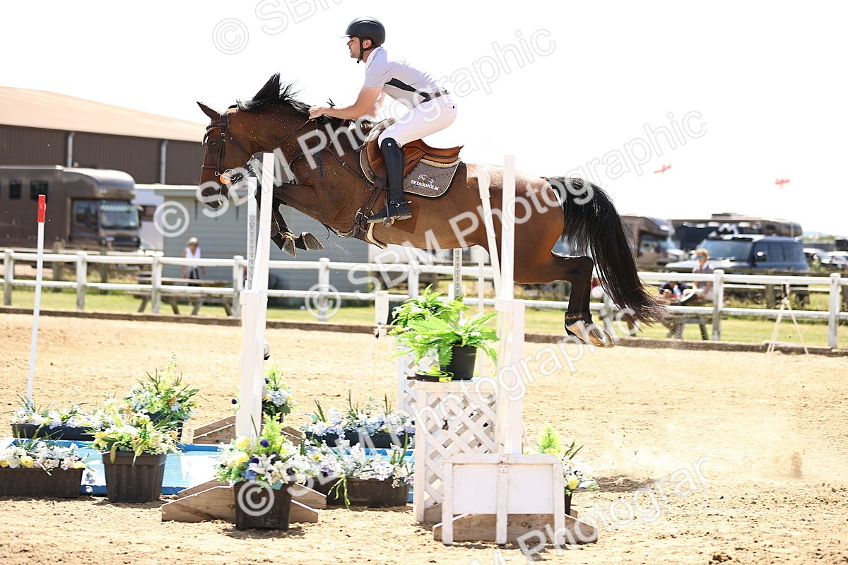 SBM_001259 - Class 16 - GFS Senior Newcomers 1.25m