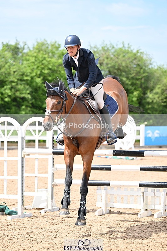 240605A-141803-00693 - Cls 4 Newcomers and 1.10m Open