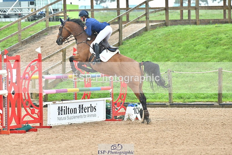 230723A-093152-10562 - Cls 4, 2 Star Small 1.30m