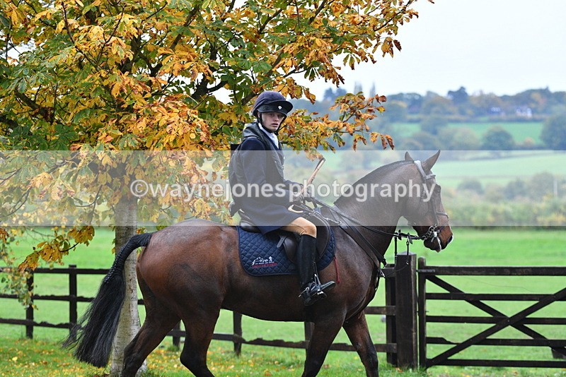 WJ5_6130 - B&B walk back for Hunt Tea !
