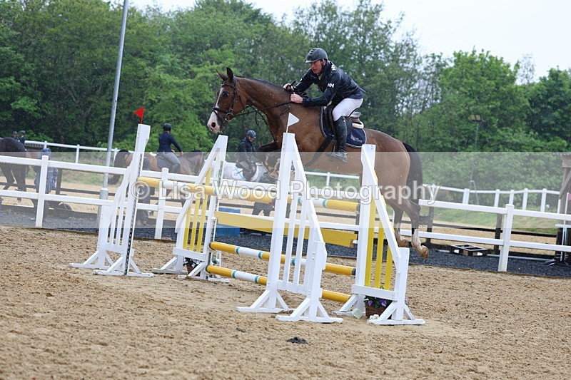 3E7A7476 - Class 8: Senior Foxhunter/1.20 open