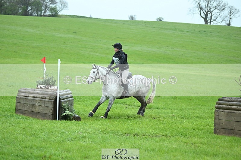 250418-145738-05074 - 170-Emma.Langfjord-Friend-MOUNTROSS.FIONN