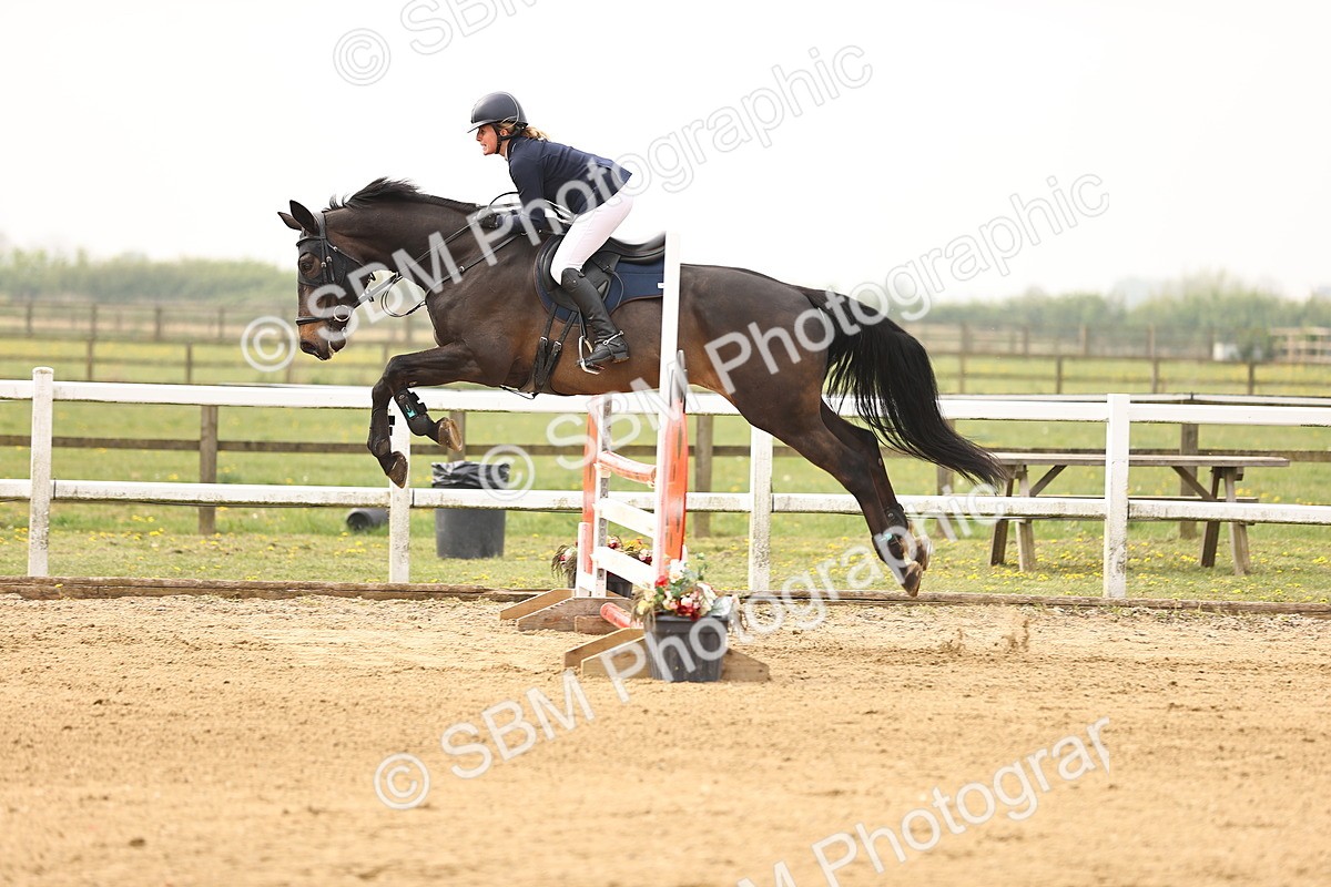  - Class 15 - Senior British novice - 90cm