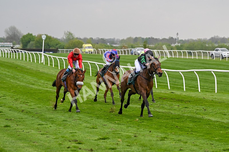 230425-Race 3-Tralee Girl-0239 - Race 3