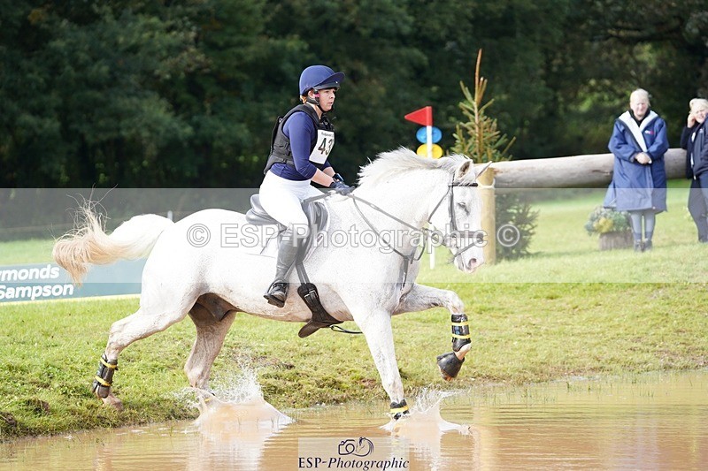 231021-133950-17392 - 437-DONBEG.GREY-Hannah.Underhill-SC+XC