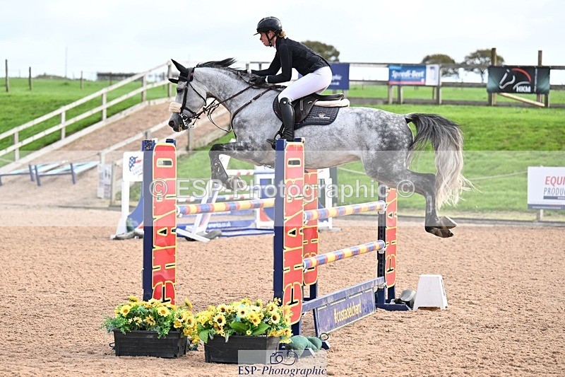 251005-100131-02656 - Cls 15 Foxhunter and 1.20m