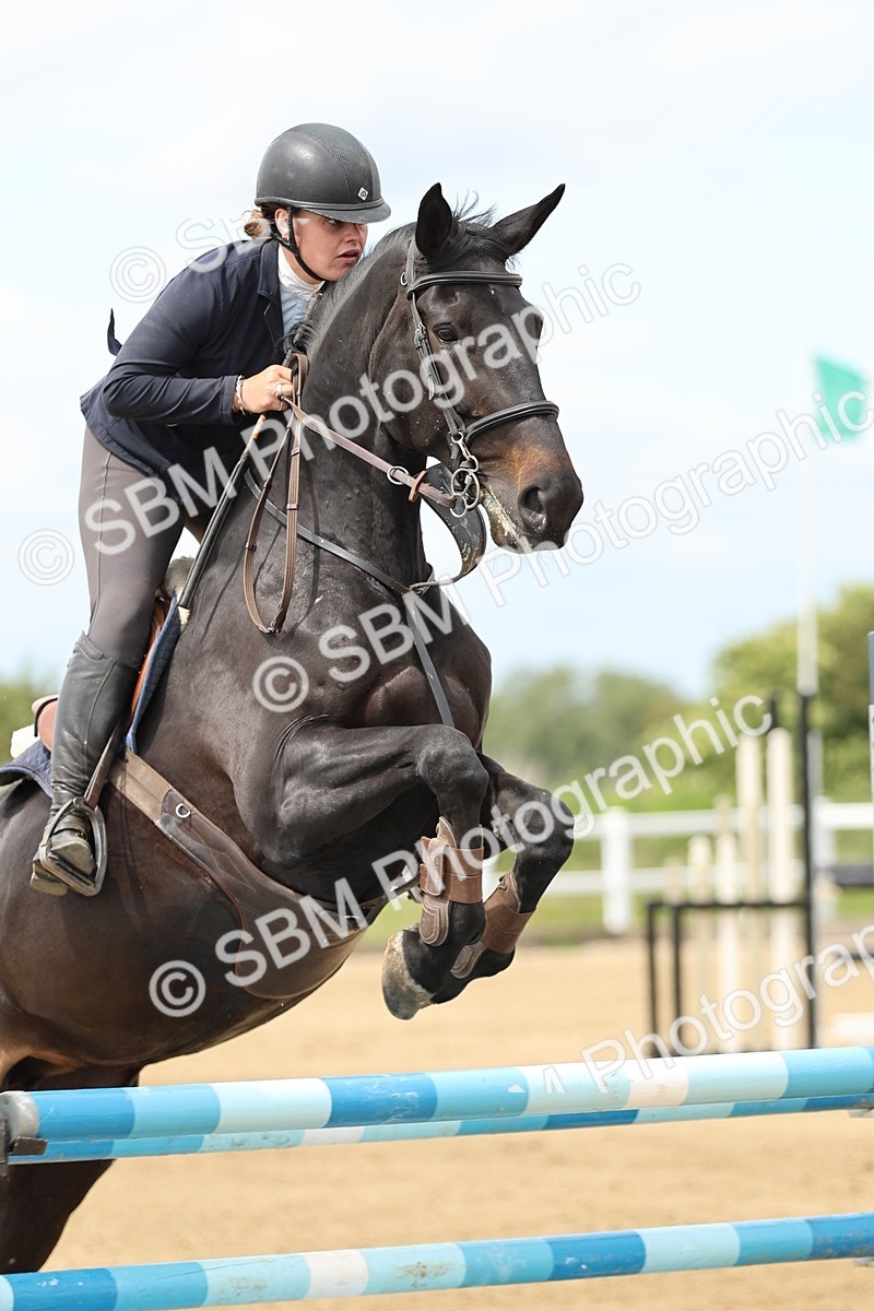 SBM_001037 - Class 4 - Senior Newcomers - 1.10m