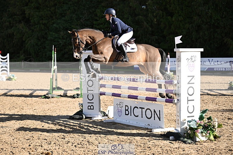 251024A-120335-10218 - C-226-Kate.Rowe
