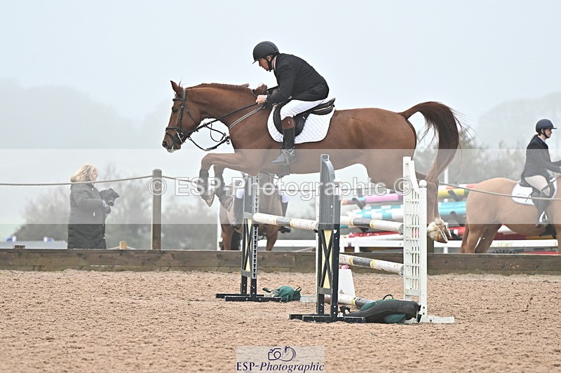 241103A-105347-06787 - SUN Cls 18 British Novice and 90cm Open