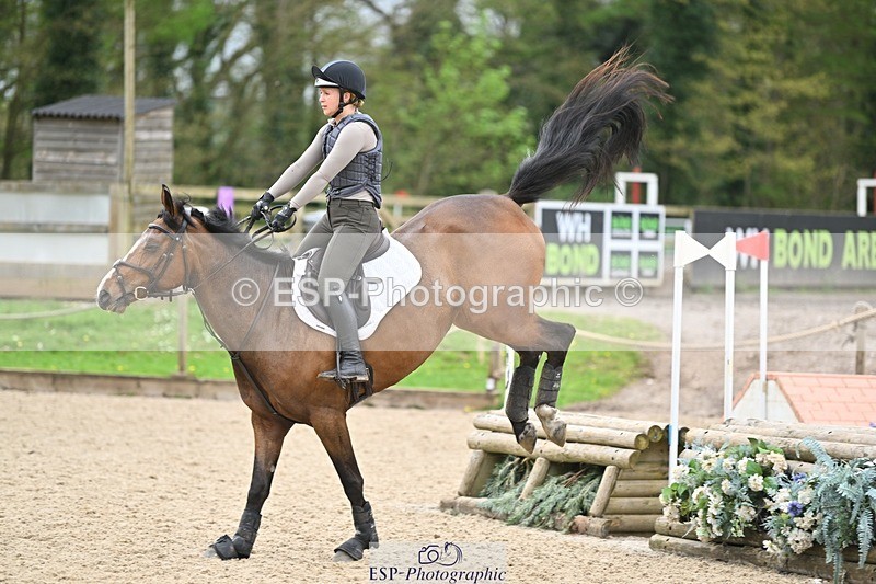 240411-115516-01157 - Group 4 XC