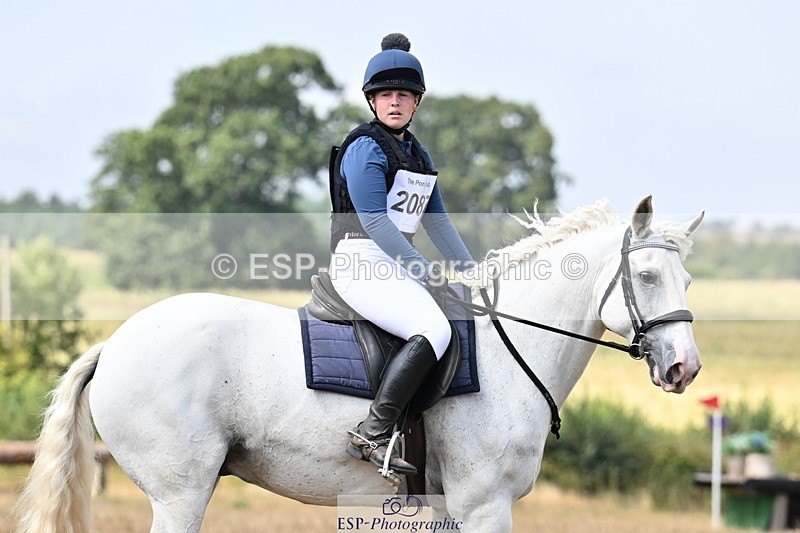 250824A-132403-37049 - 2087-Chloe.Mclaren-Impulsive