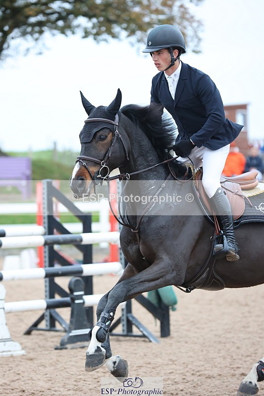 241101A-160053-03187 - FRI Cls 8 National 1.30m