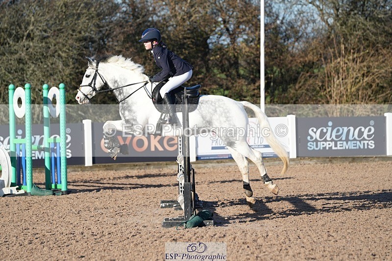 251130-104438-00973 - Cls 4 Pony Brit Nov & 80cm Open