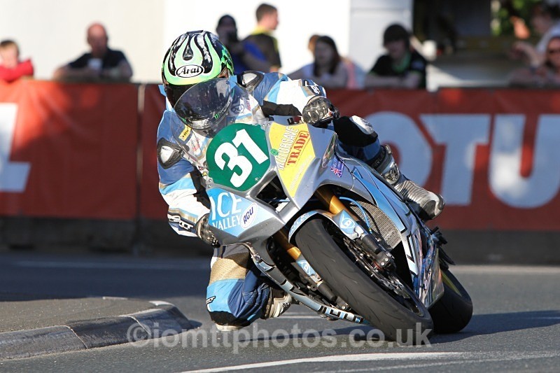  - Saturday Practice Newcomers/Supertwins