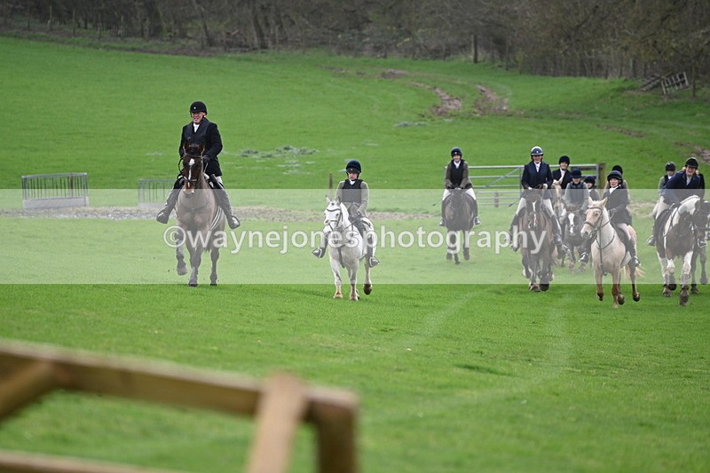 WJ6_9093 - Line Three