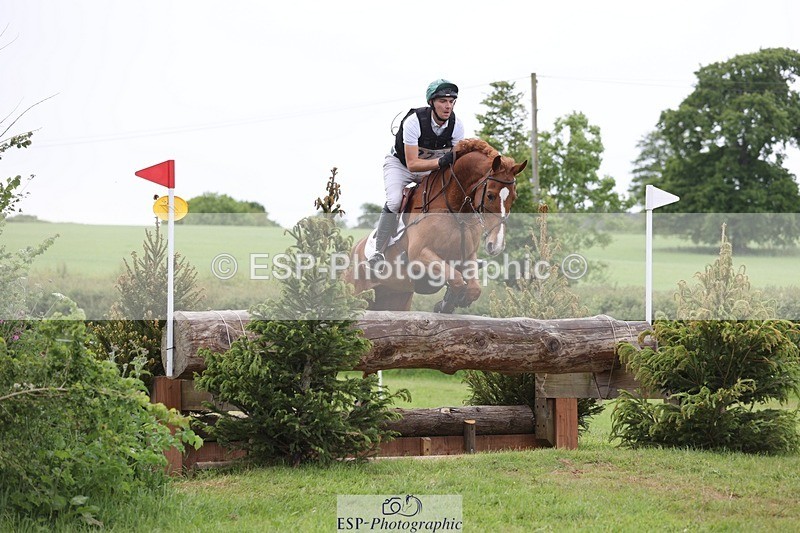 240525-154327-17101 - 223-MORNINGSTAR_VAN_ALTRIDO-Max_Warburton