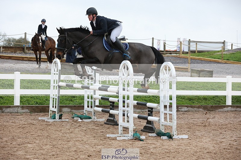 231112A-123802-04099 - Cls 19 Snr 1.05m Open