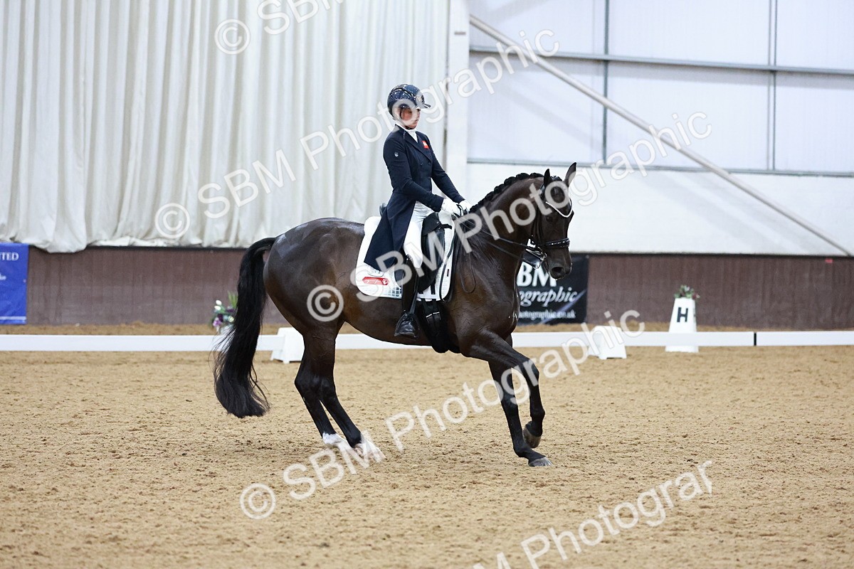 SBM_021701 - Class 14 - FEI Grand Prix - 18.52-19.37