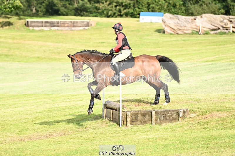 240825X-171007-37429 - 80cm XC 16.30 to 17.30