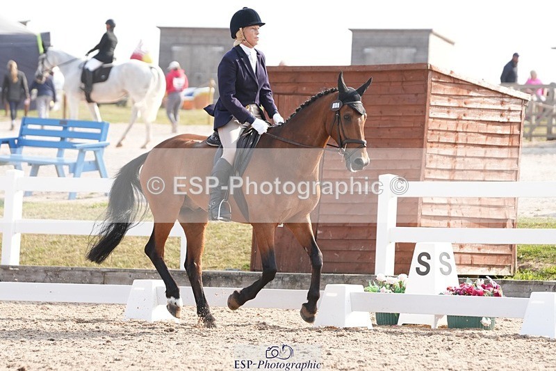 250817-093936-07185 - 157-Camilla.HankinsonChapel.Arch