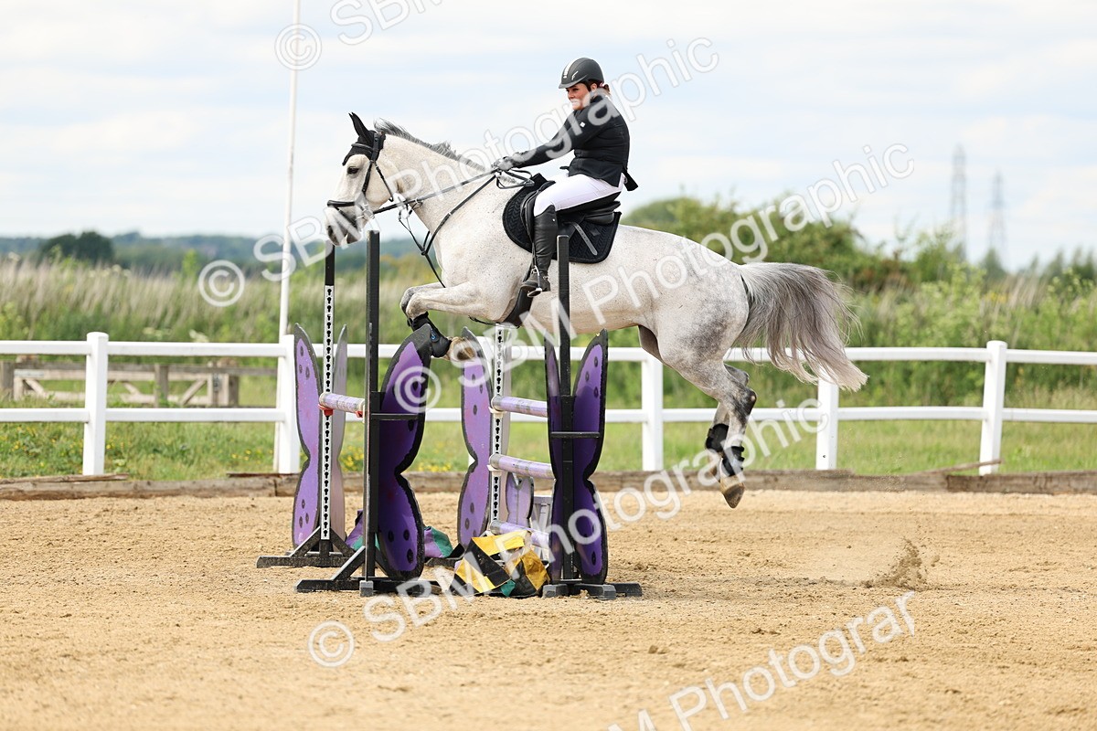 SBM_006090 - Class 19 - Senior Newcomers - 1.10m