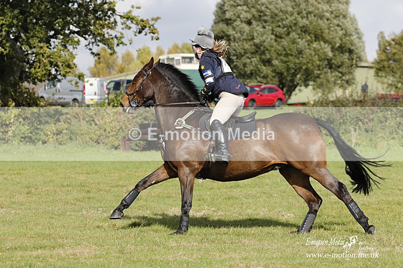  WWHT 171021 3058 - Intermediate (0.90m)  17/10/21