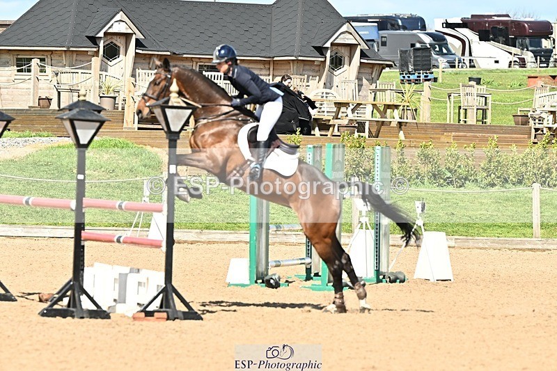 250416-145954-01555 - Cls 6 Foxhunter and 1.20m
