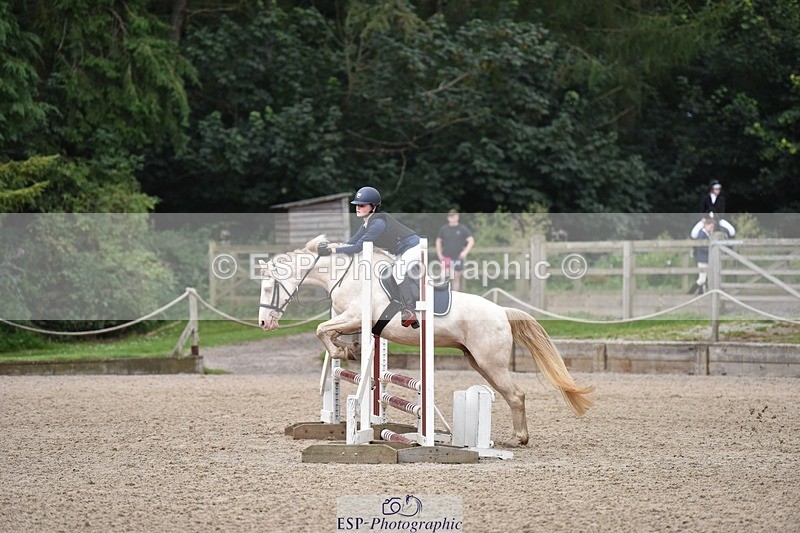 240802-101604-00765 - 70cm Round 1