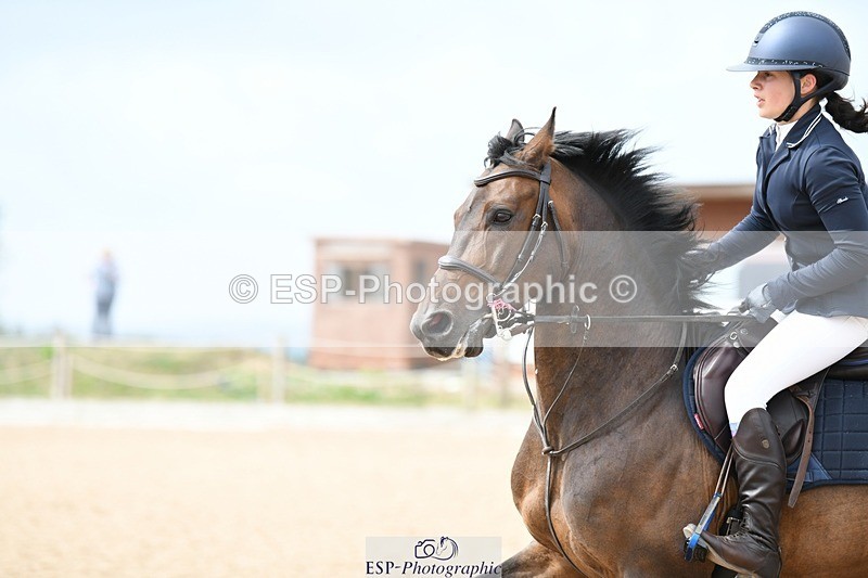 250807-114422-00772 - 1m Round 1