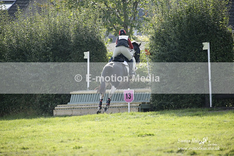  WWHT 171021 3967 - Open (1.00m)  17/10/21