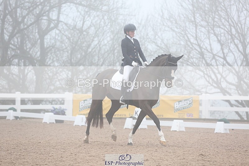 240217A-103856-01024 - 161-Katie.Warner-Active.Nuvalari