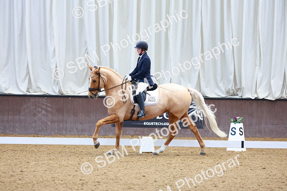 SBM_001237 - Class 18-15-16-22 - Elementary 5 Novice 5-Novice 6