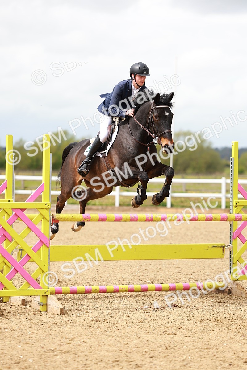 SBM_002448 - Class 10 - Senior Newcomers - 1.10m