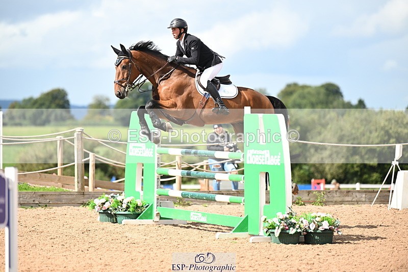 240912A-130222-01607 - Cls 3 Snr Foxhunter