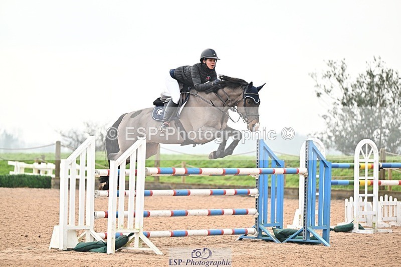 250122-142551-00634 - Cls 6 Foxhunter and 1.20m