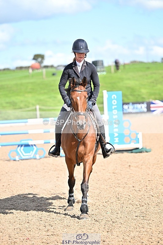 250924-130106-00328 - Cls 4 Newcomers and 1.10m Open