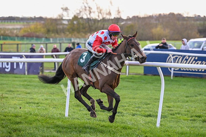 211125-Race 4-Silver Hill-7622 - Race 4