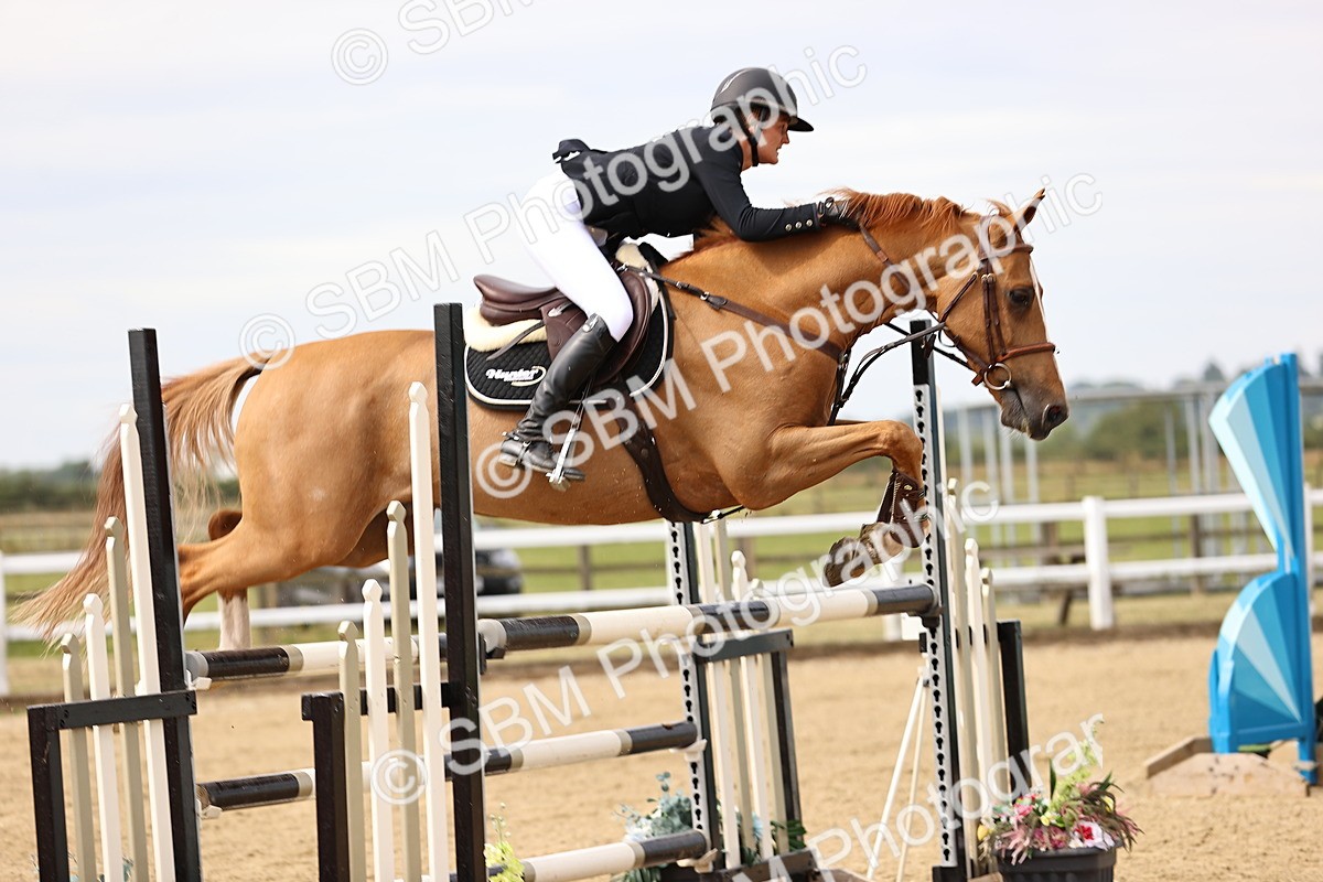 SBM_009538 - Class 8 - Senior Newcomers - 1.10  Open