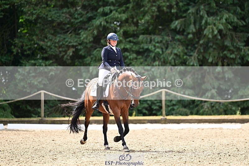 260802A-110615-05675 - Novice Silver break - break